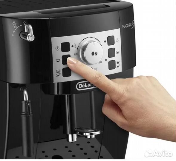 Кофемашина DeLonghi ecam22.105.B Новая