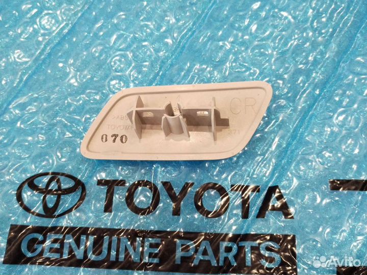 Крышка форсунки Lc 200 правая белый перл 12-15