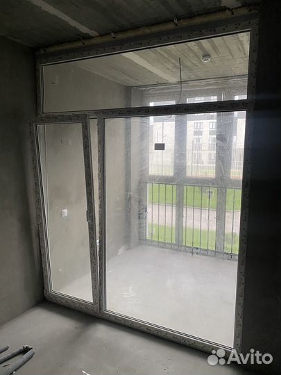 Окно с дверью