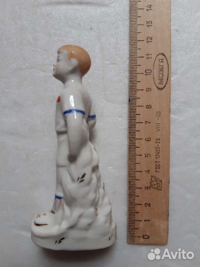 Статуэтка - Футболист 