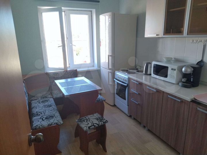 2-к. квартира, 65 м², 4/6 эт.