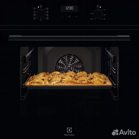 Духовой шкаф Electrolux SteamBake PRO 600 kodec70B