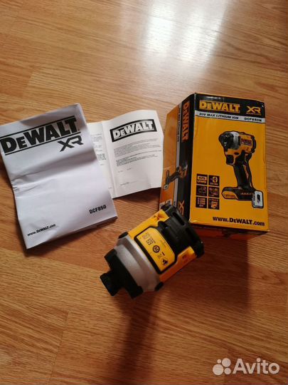 Импакт(винтоверт) DeWalt DCF850