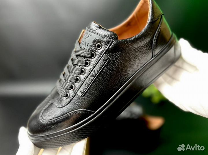 Кроссовки Armani удобные