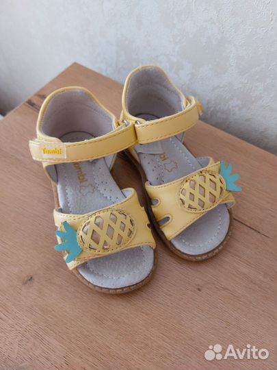 Сандалии для девочки