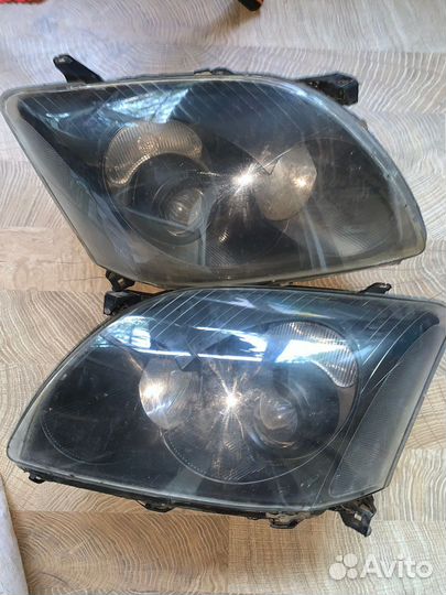 Фары Тойота Авенсис
