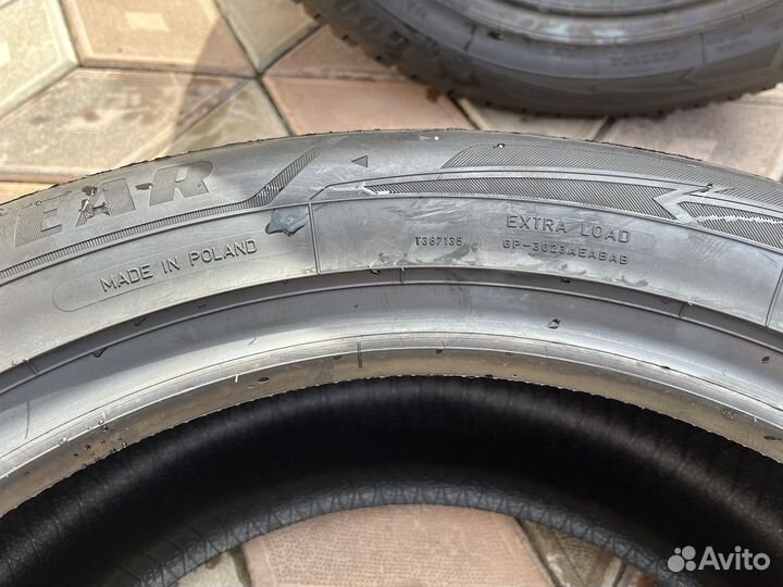 Goodyear UltraGrip Arctic 2 235/55 R18 104T