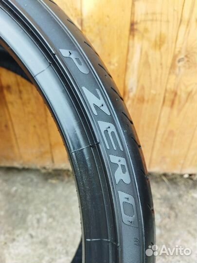 Pirelli P Zero 245/30 R20