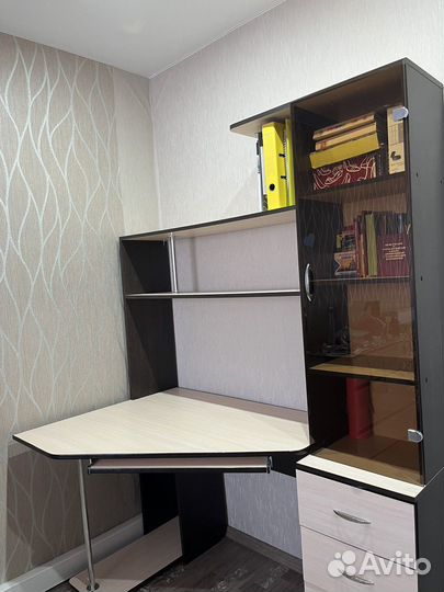 Письменный стол