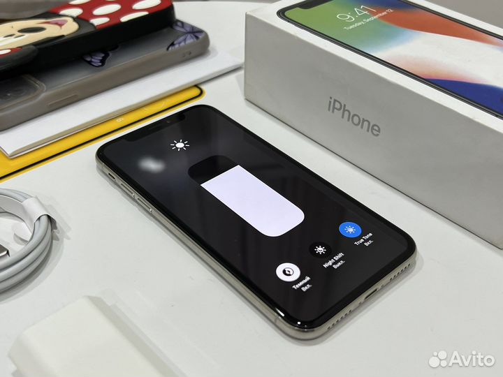 iPhone X, 64 ГБ