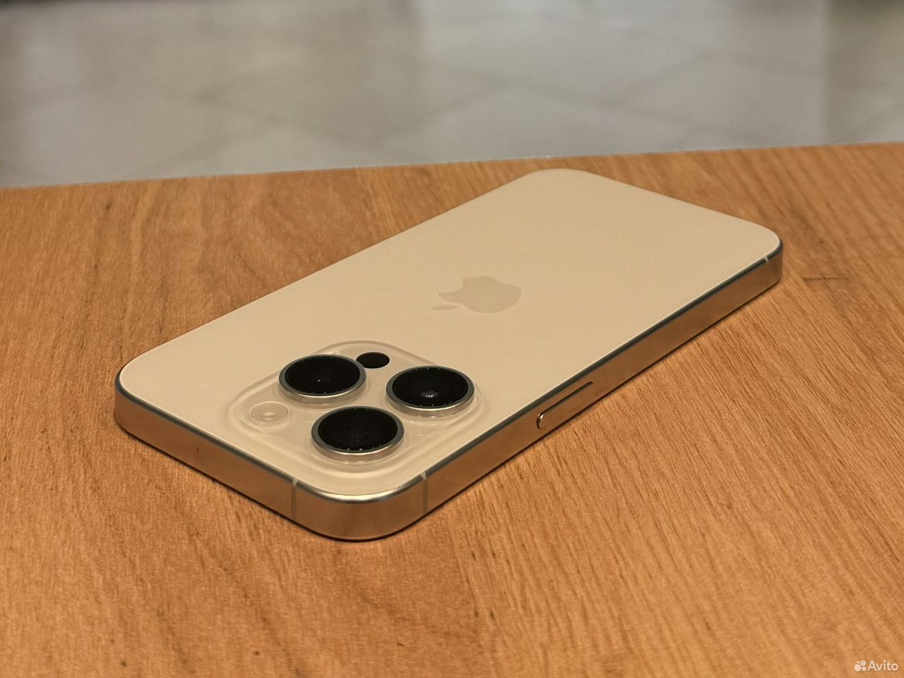iPhone 15 Pro, 256 ГБ