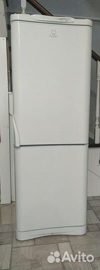 Холодильник бу индезит