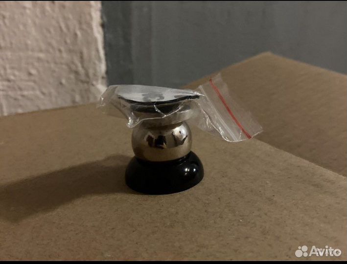 Держатель для телефона в машину, шар-магнит