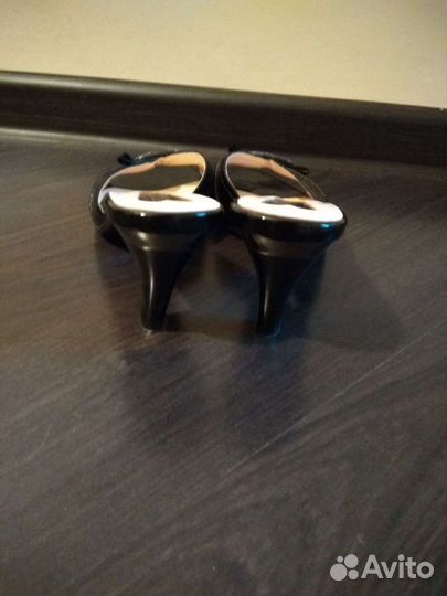 Босоножки новые
