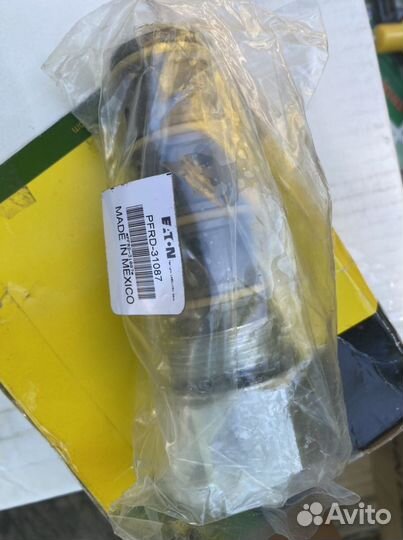 Джон Дир RE210860 Приоритетный клапан John Deere