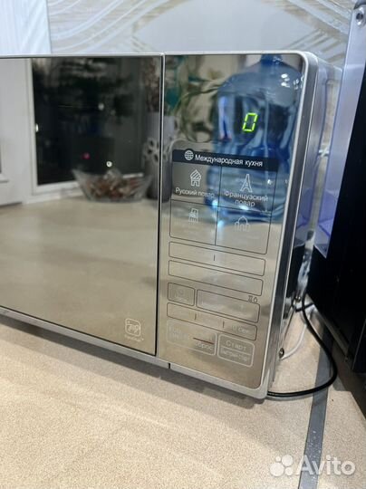 Микроволновая печь LG в отличном состоянии