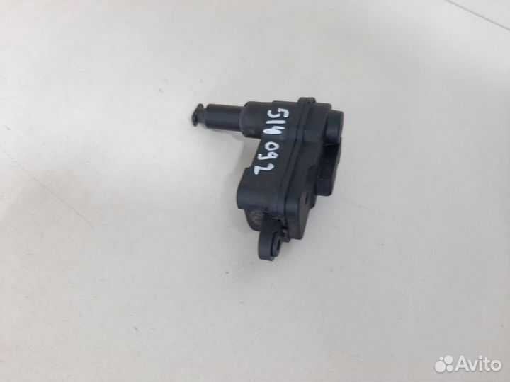 Активатор замка крышки бензобака Skoda Karoq 2017