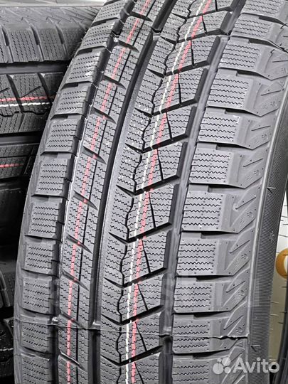 Roadmarch Snowrover 868 225/60 R18 104H