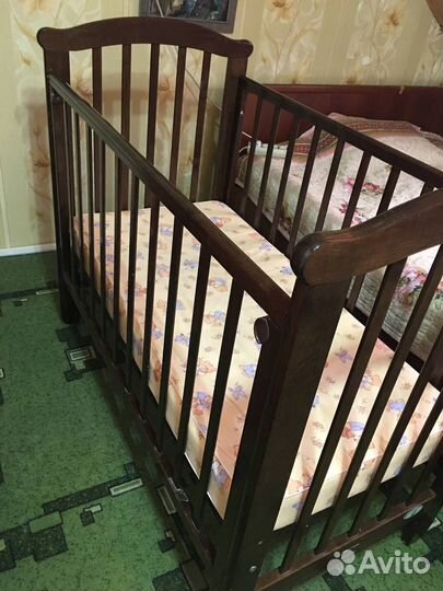 Детская кроватка