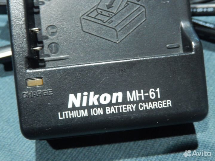 Зарядное устройство Nikon MH-61