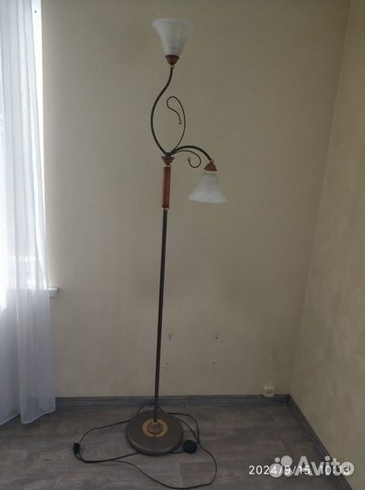 Торшер напольный