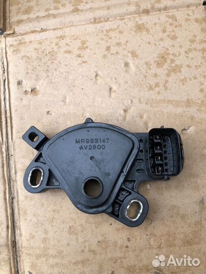 Датчик положения селектора АКПП mitsubishi lancer9