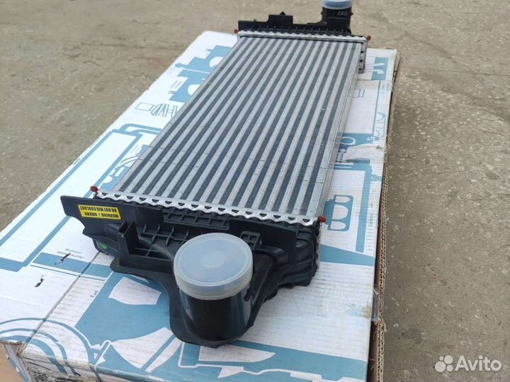 Радиатор интеркулера Mercedes GL W164 1645000000