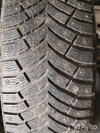 Michelin X-Ice North 4 215/55 R17