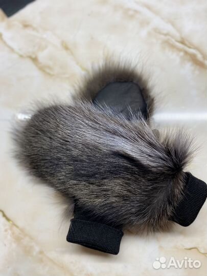Варежки меховые енот с кожей 6-7