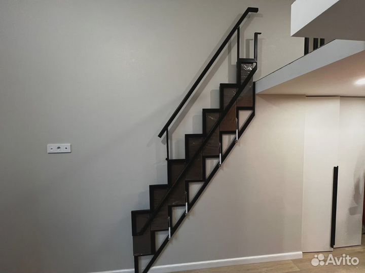 Лестница складная-откидная пристенная