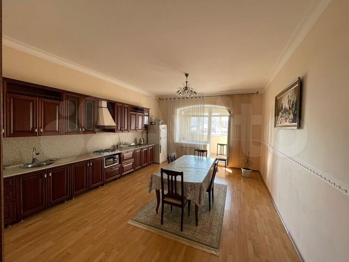 2-к. квартира, 120 м², 11/11 эт.