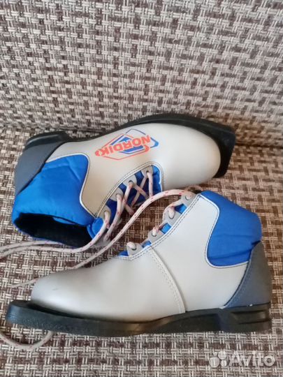 Лыжные ботинки 35 разм