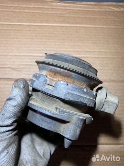 Подушка двигателя 4E0199381