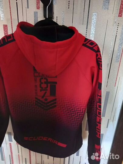 Спортивный костюм