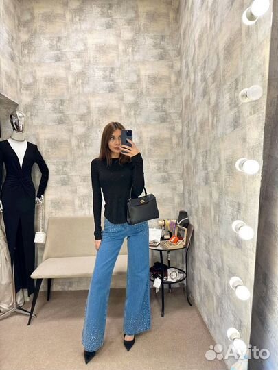 Лонгслив в камнях