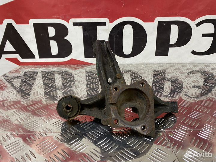 Цапфа задняя правая Toyota Camry 40 V40