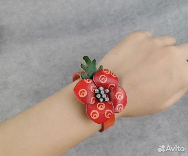 Браслет на руку