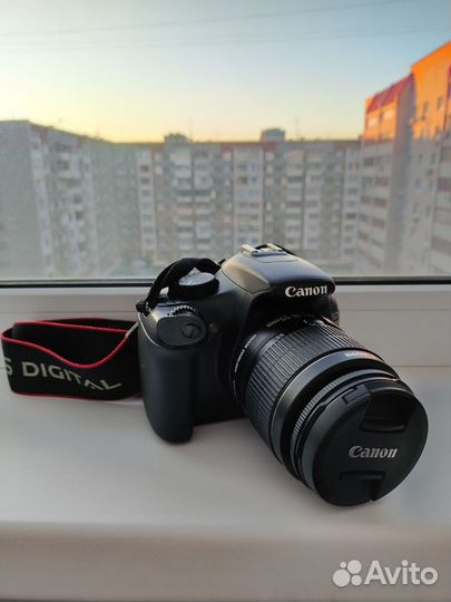 Зеркальный фотоаппарат Canon EOS 1100D