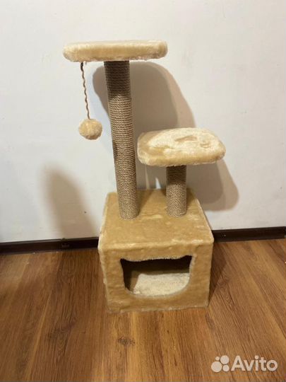 Домик для котика с когтеточками и лежанкой