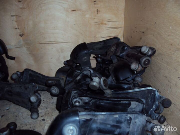 Ролик сдвижной двери Вито Виано Vito Viano 639