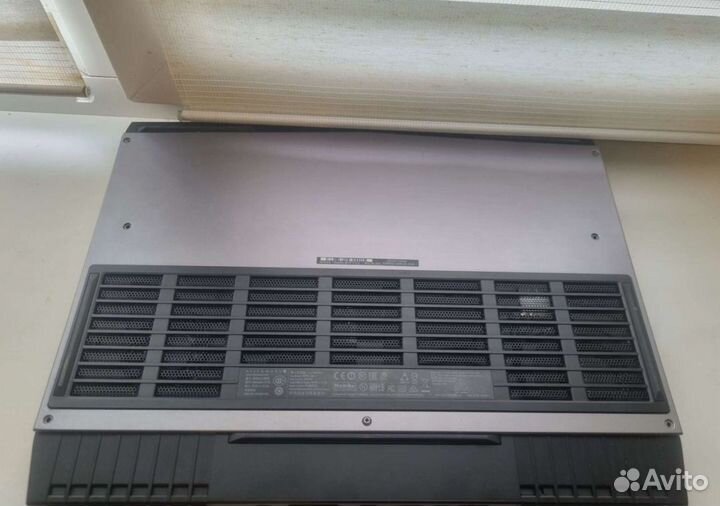 Разбор Dell alienware 15 r3