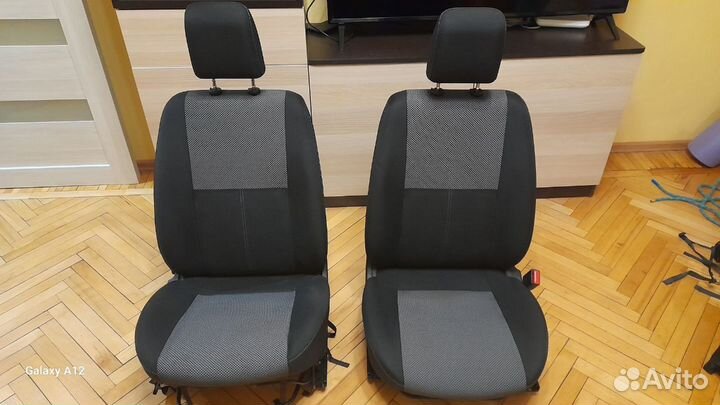 Передние сиденья LADA гранта