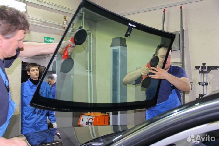 Лобовое стекло Тойота Камри