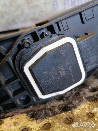 Педаль газа Mercedes-Benz M-класс