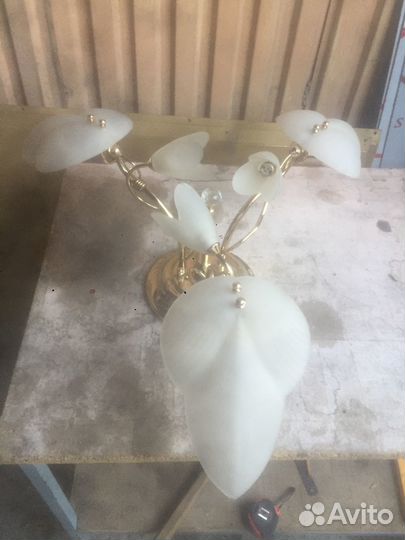 Продам люстру