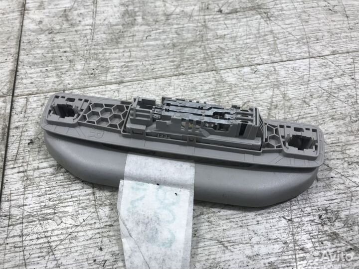 Ручка потолочная внутренняя Mercedes W213 E