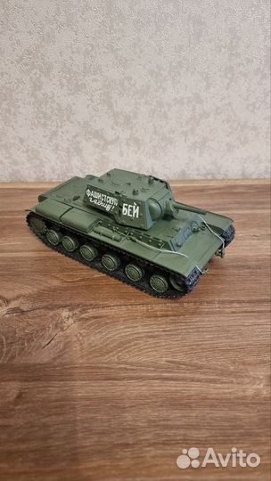 Танк Кв-1 готовая модель 1/35