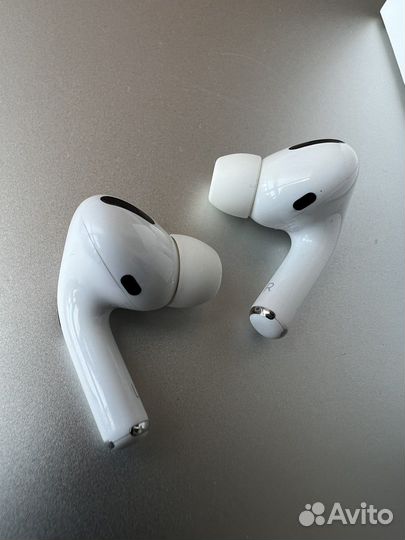 Наушники Apple AirPods Pro