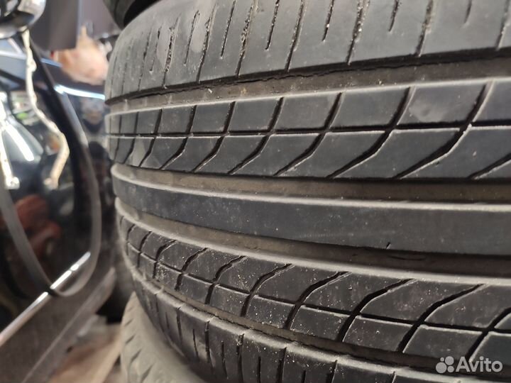 Yokohama 125T 235/35 R19