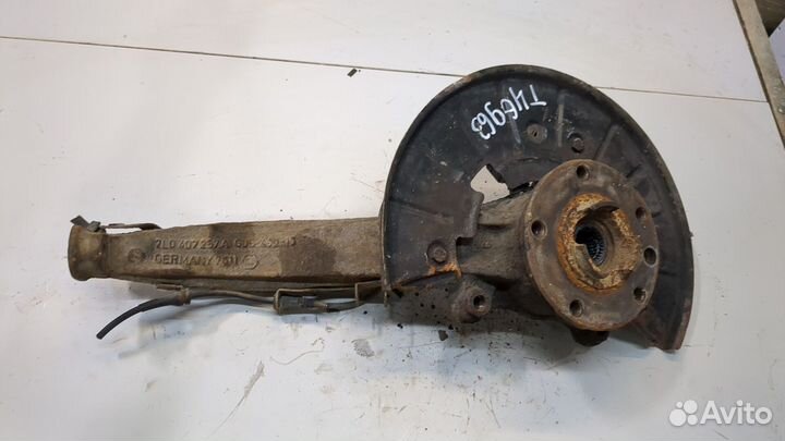 Ступица (кулак, цапфа) левая передняя Volkswagen Touareg